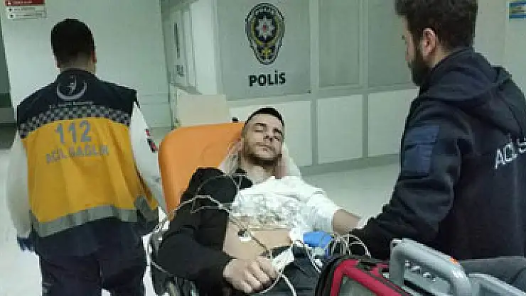 Bıçaklı saldırıya uğrayan genç ağır yaralandı