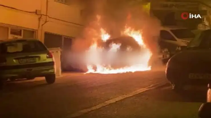 Selanik'te Türk diplomatın aracı kundaklandı