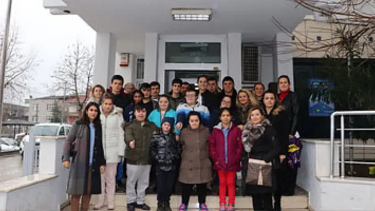 Özel öğrencilerden, devlet büyüklerine yılbaşı kartı