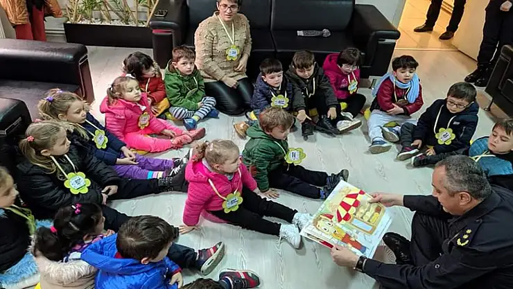 Polis müdüründen alkışlanacak hareket