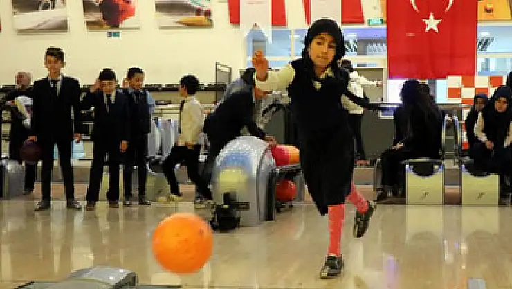 Öğrenciler hayatlarında ilk kez deniz gördü, bowling oynadı