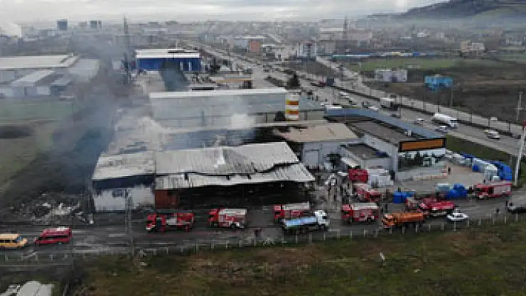 Fabrika yangınında facianın eşiğinden dönüldü
