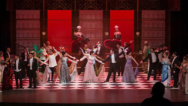 'Yarasa Opereti' büyük beğeni topladı