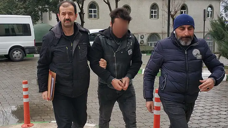 Kız arkadaşının özel fotoğraflarını başkalarına gönderince gözaltına alındı