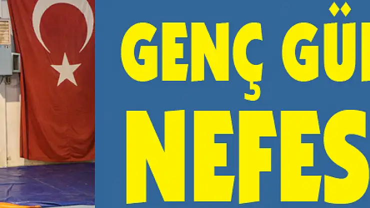 Genç güreşçilerin mücadelesi nefes kesti