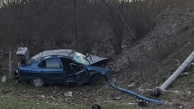 Otomobil şarampole yuvarlandı: 2 yaralı