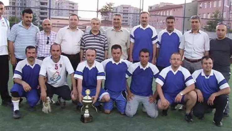 Şampiyon Gökçeçakmak