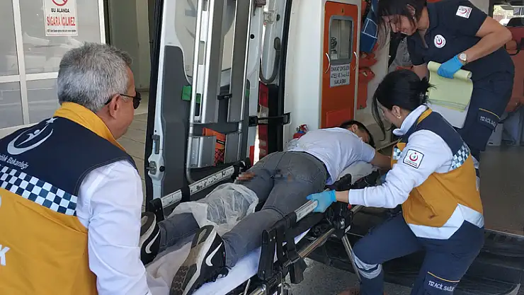 Bıçaklı saldırıda hastanelik oldu