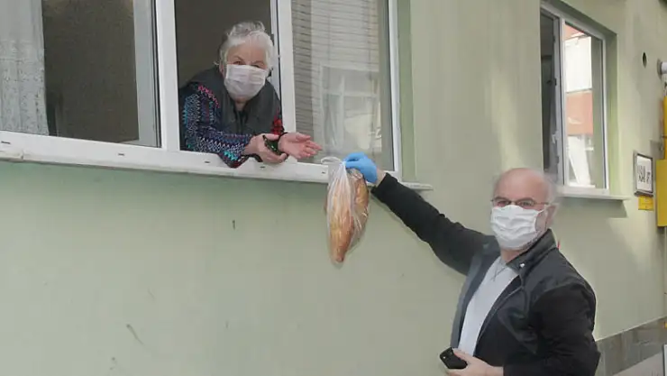 Annesi için 150 kilometre geliyor ama sarılamadan dönüyor