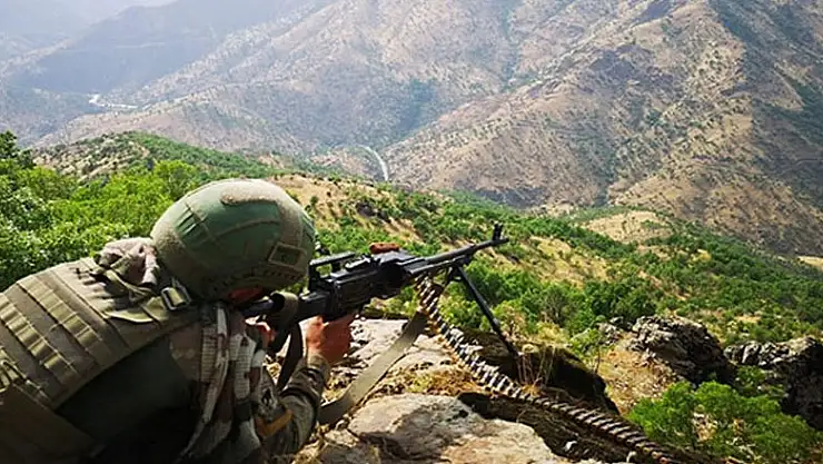 MSB: 'Barış Pınarı bölgesi güneyinde saldırı girişiminde bulunan 10 PKK/YPG'li terörist etkisiz hale getirildi'