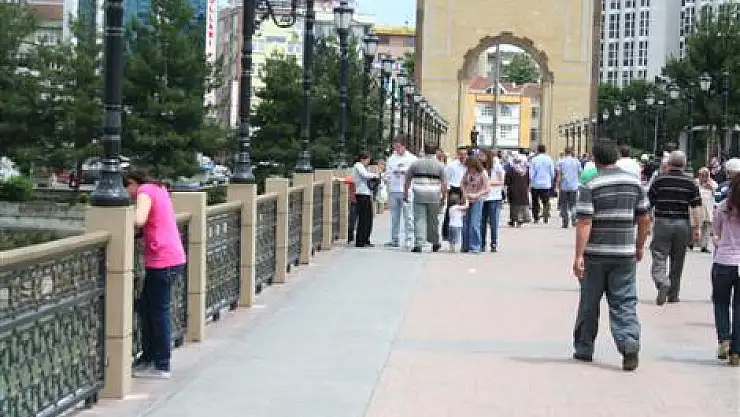 'Engelliye yardım derken engelliyi görmüyorlar'