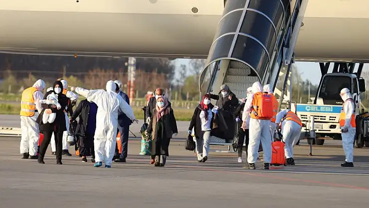 Almayan'dan 196 Türk vatandaşı uçakla Samsun'a getirildi  