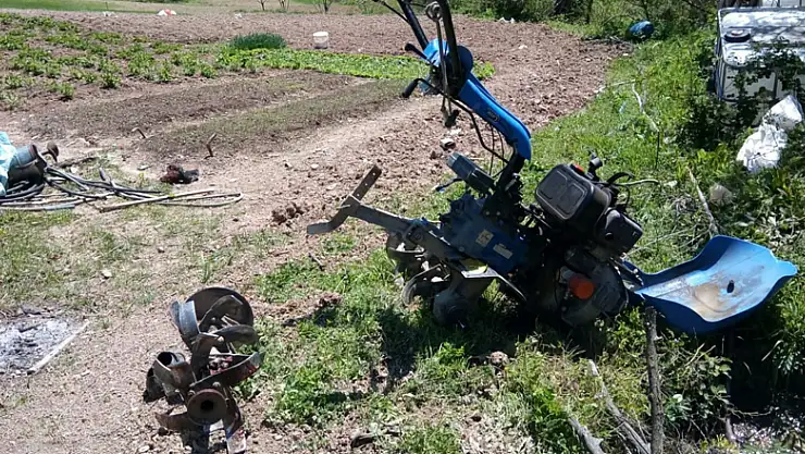 Tarla sürerken patpat makinesi hastanelik etti