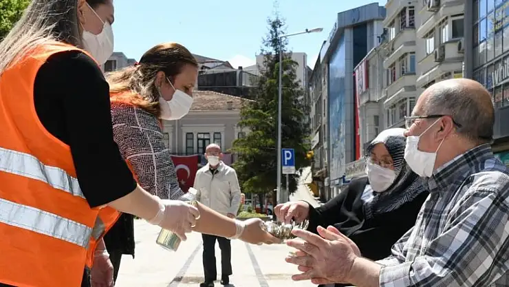 Büyükşehir Belediyesi'nden yaşlılara anlamlı hediye 