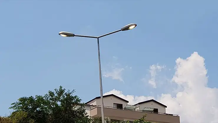 Gündüz yanan sokak lambalarına açıklama