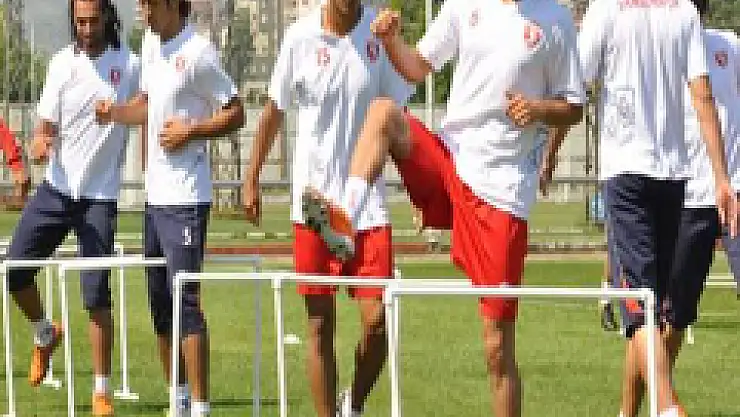 Samsunspor sabah akşam çalışıyor