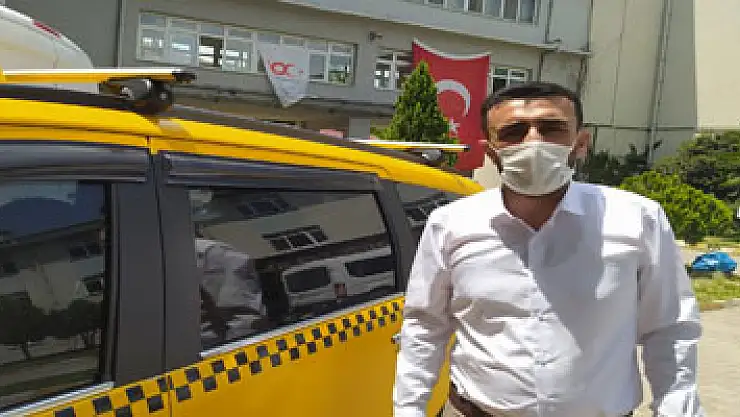 Taksiciden örnek davranış: 'Sağlıkçıları ücretsiz taşıyor'
