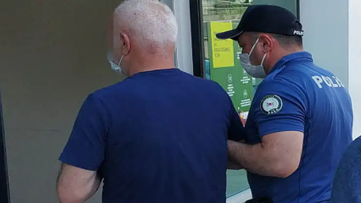 Boşanma aşamasında olduğu eşinin evinin önünde silahla ateş açınca gözaltına alındı