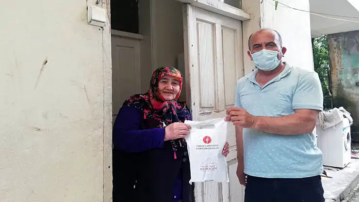 Erdoğan imzalı mektupla dağıtılıyor