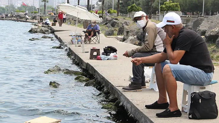  Samsun'da sıcaktan bunalan kendini sahile attı