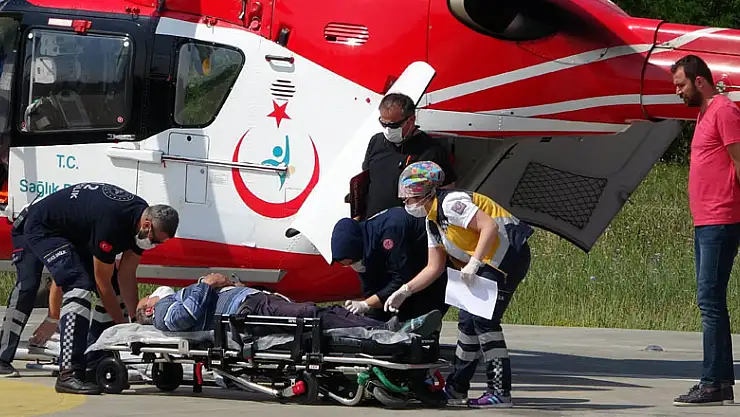 Felç geçiren garsonun yardımına ambulans helikopter yetişti