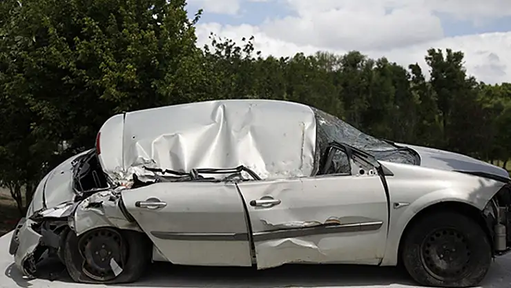 15 Temmuz'da tankın ezdiği otomobil Esenler'de sergileniyor