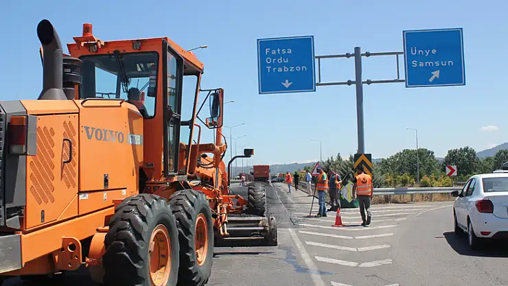 Çevre yolundaki çalışma ilçede trafiği felç etti