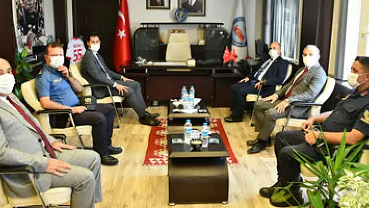 Vali Dağlı Kavak'ta hizmet ve projeleri inceledi