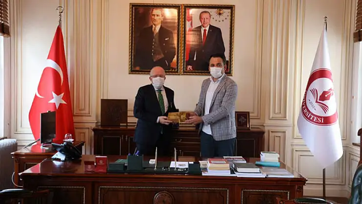 Rektör Aydın: 'Geleceğe değerlerini yaşayabilen bir gençlik bırakmalıyız'