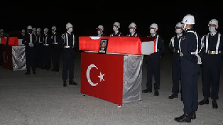 Şehit askerlere uğurlama töreni