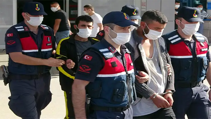 Samsun'da HTŞ terör örgütü şüphelisi 4 yabancı adliyeye sevk edildi