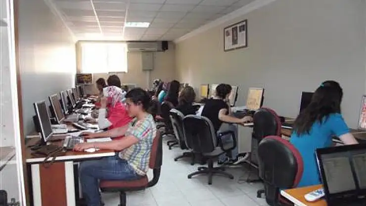 HEM' de Yaz Kursları sürüyor