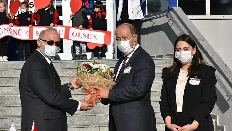 OMÜ Vakıf Koleji'nde Öğretmenler Günü