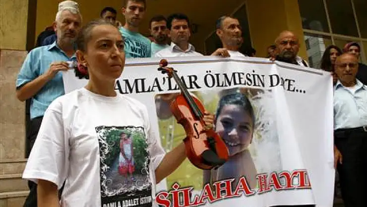 Anne Muhtara 'Şuçunu Kabul et' diye ağladı