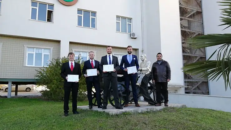 Çek doktora öğrencileri OMÜ'deki stajlarını tamamladı