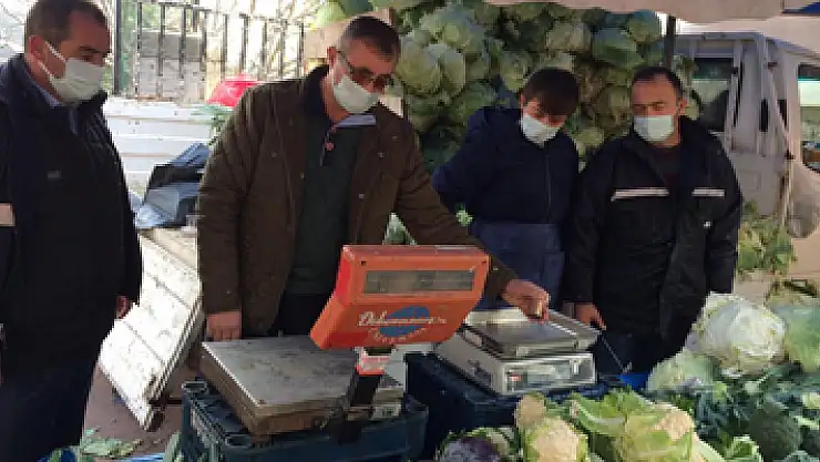 Samsun'da pazarda terazi denetimi