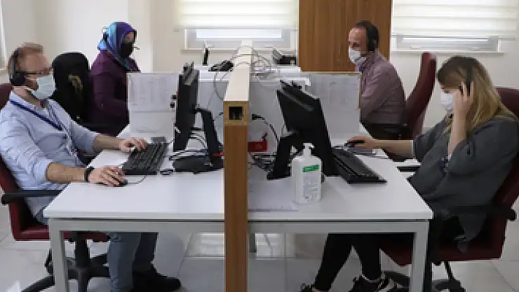 Eğitimciler ve sağlıkçılar koronaya karşı omuz omuza