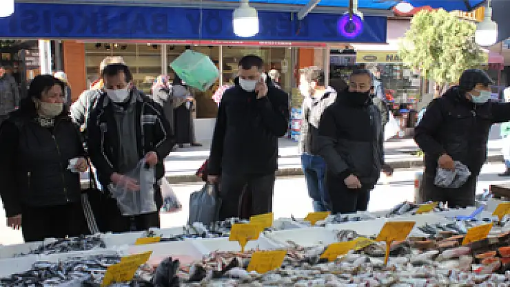 Kısıtlama öncesi vatandaş balığa akın etti