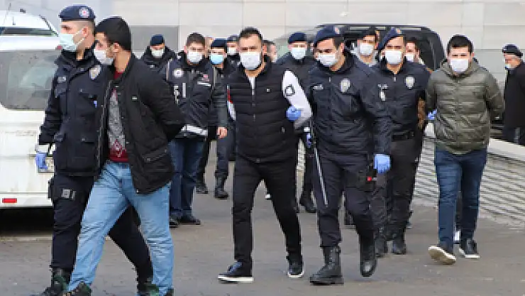 Suç örgütü operasyonu: Aralarında emniyet müdür yardımcısının da bulunduğu 31 kişi adliyede