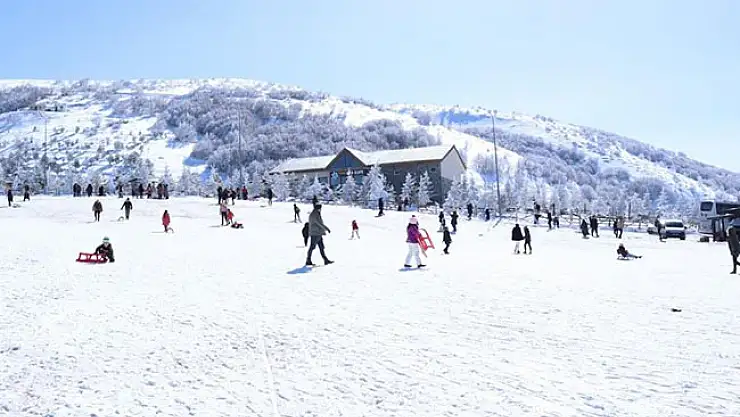 Akdağ'a rekor ziyaret