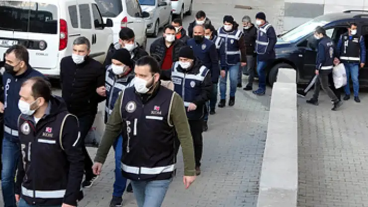 Suç örgütü operasyonu: Emniyet müdür yardımcısının da bulunduğu 13 kişi adliyede