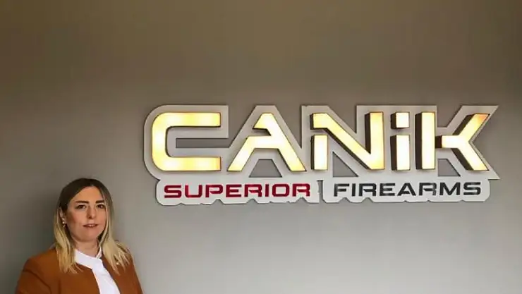 Kadınlar 'savunma' hattında