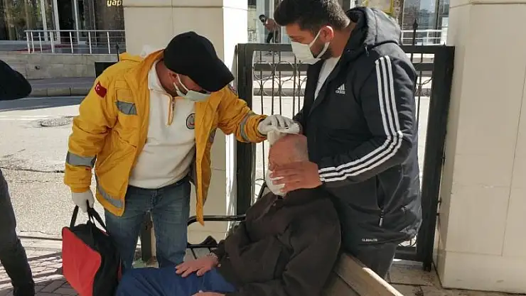 Adliyede otoparkında kafasına bariyer çarpan yaşlı adam yaralandı