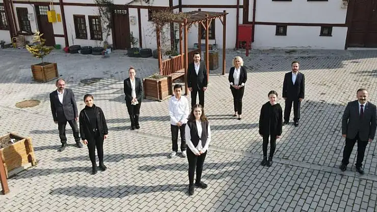 İstiklal Marşı'nın 100. yılı anısına tarihi Taşhan'da özel klip