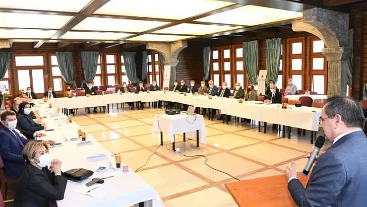 Büyükşehir yöneticilerine 'liderlik' eğitimi