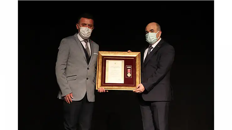 Şehit aileleri ve gazilere 'Devlet Övünç Madalyası'