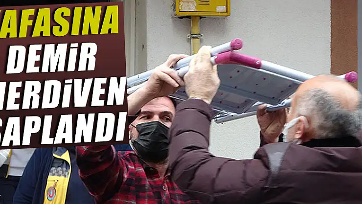 Kafasına demir merdiven saplandı