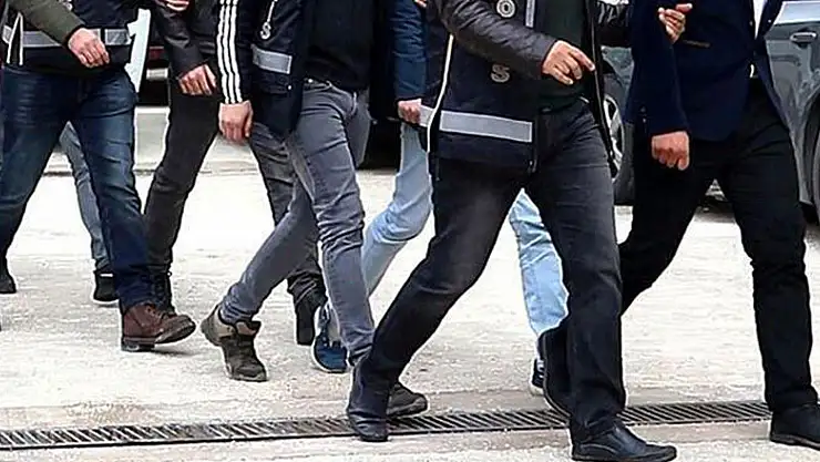 FETÖ'nün hakim ve savcı çalışma evlerine operasyon: 10 gözaltı