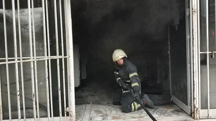 Samsun'da beyaz eşya tamir servisinde yangın