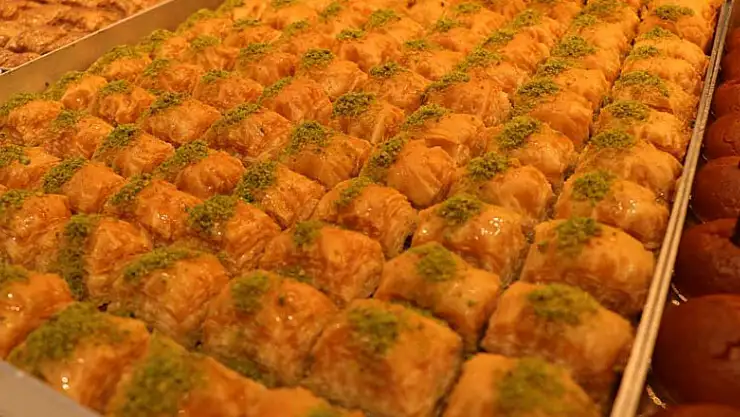 Sıcak Ramazan akşamlarında 'soğuk baklava' tercih ediliyor